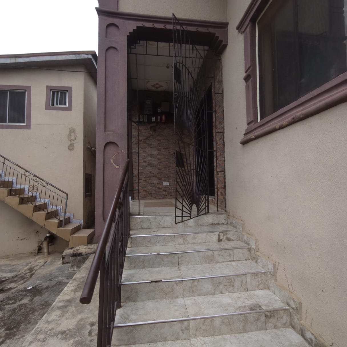 Spacious 3 Bedroom Flat With 3 Toilets property image