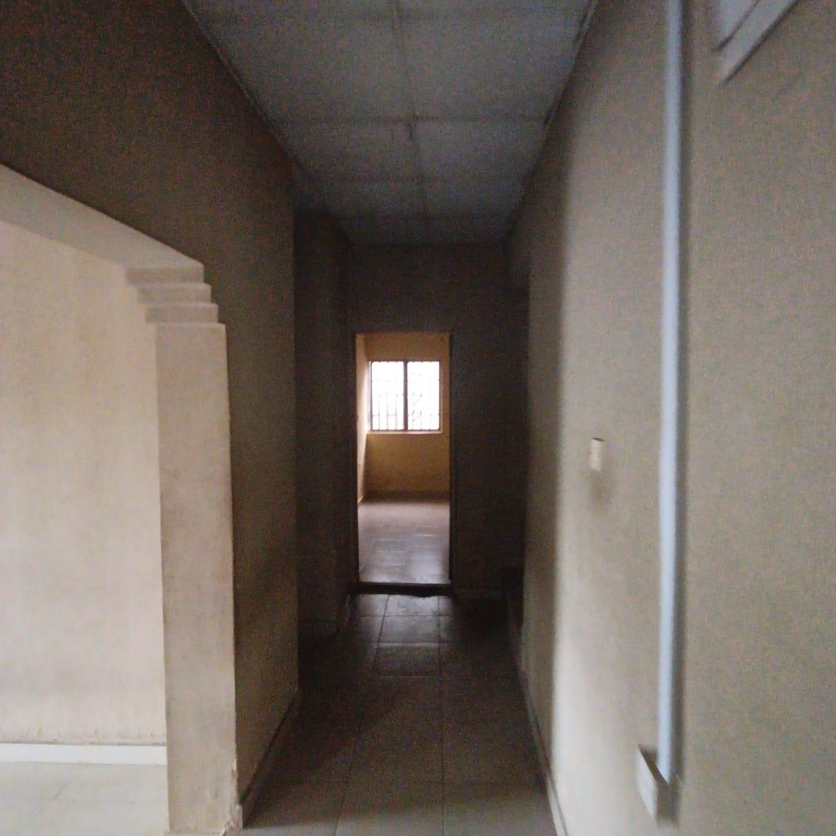 Spacious 3 Bedroom Flat En Suite for Rent in Alafia Estate, Asese property image