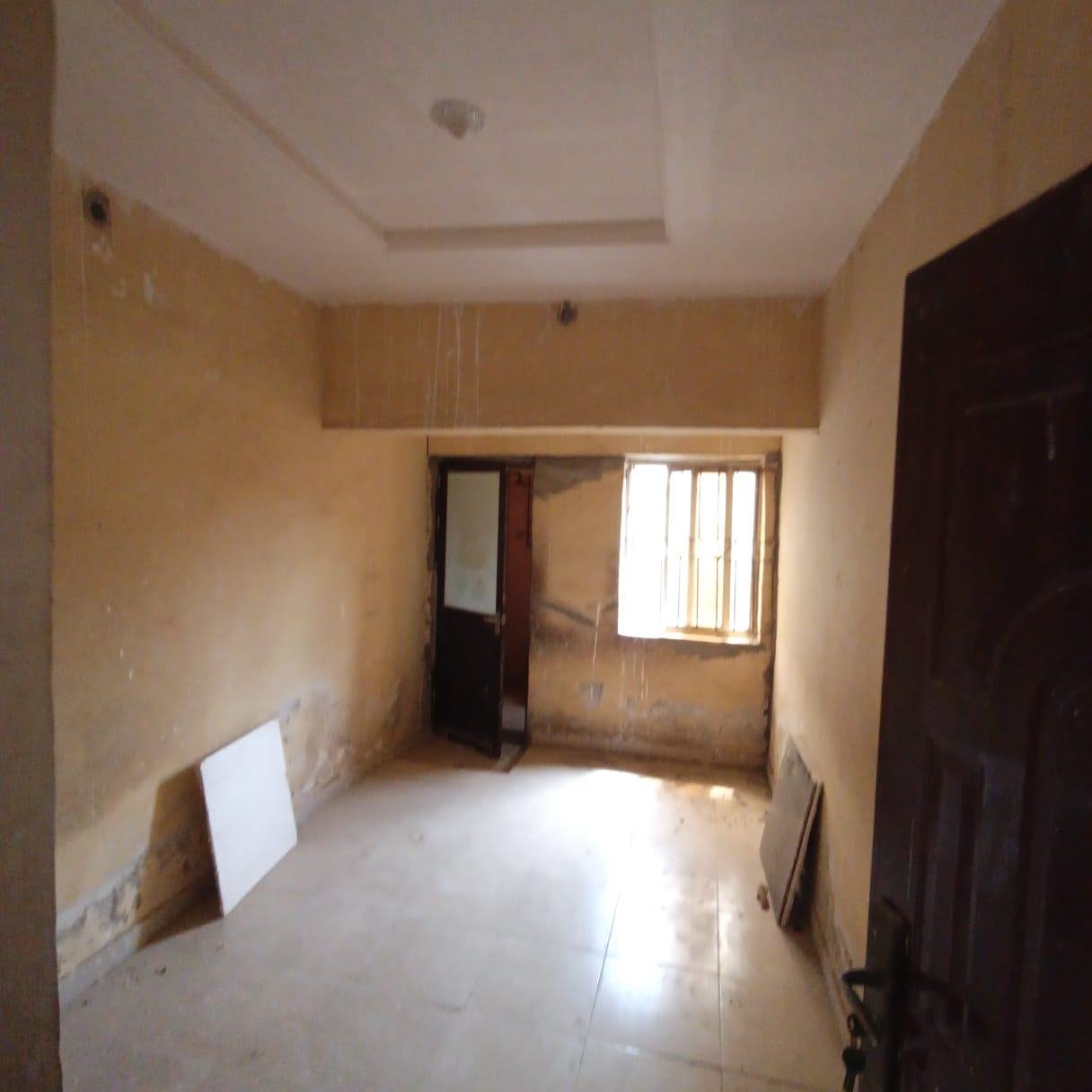 Renovated POP 2 Bedroom Flat with Wide Living Room for Rent at Orimerummu, Asese property image