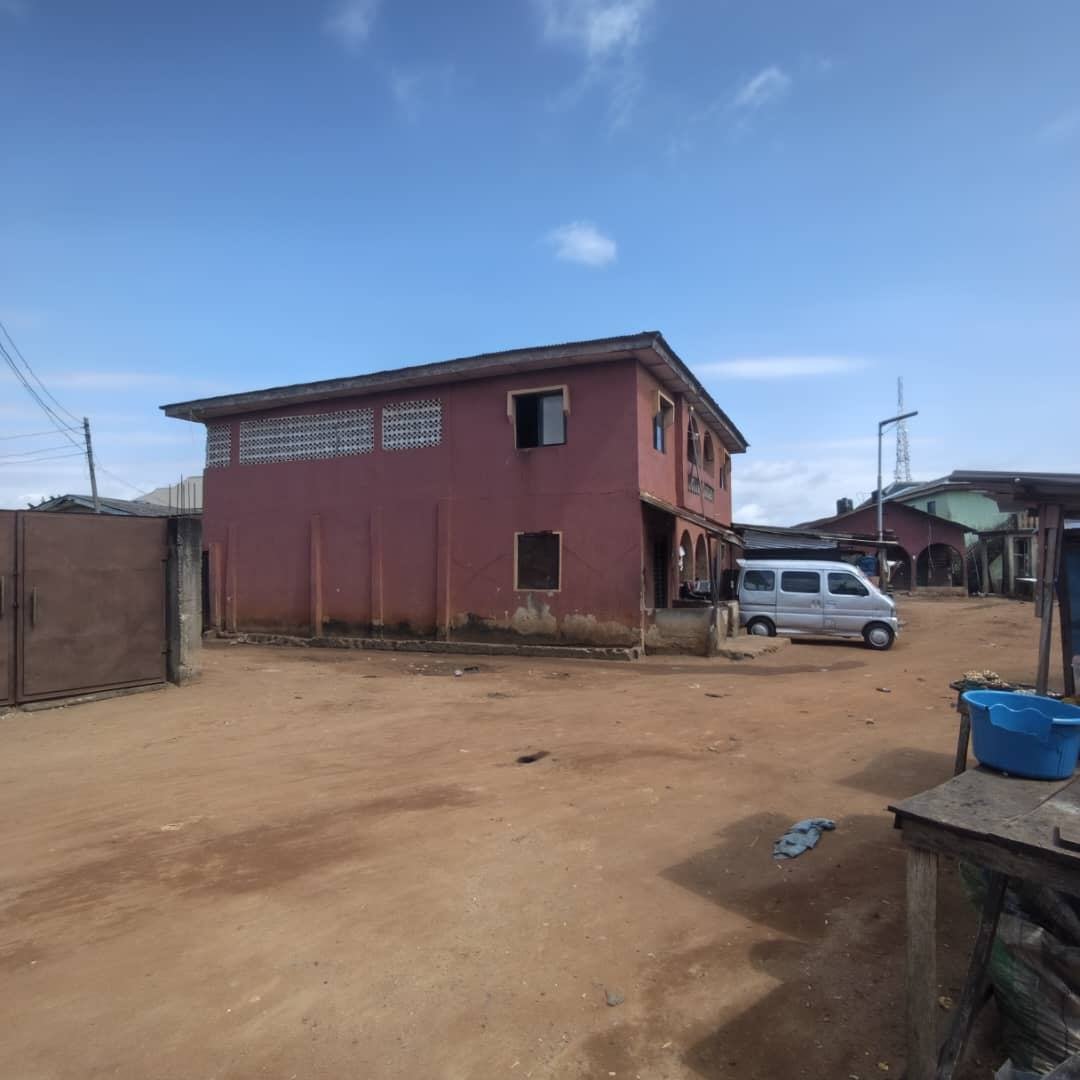 Massive 6 Bedroom House with Two Living Rooms for Sale in Agbara property image