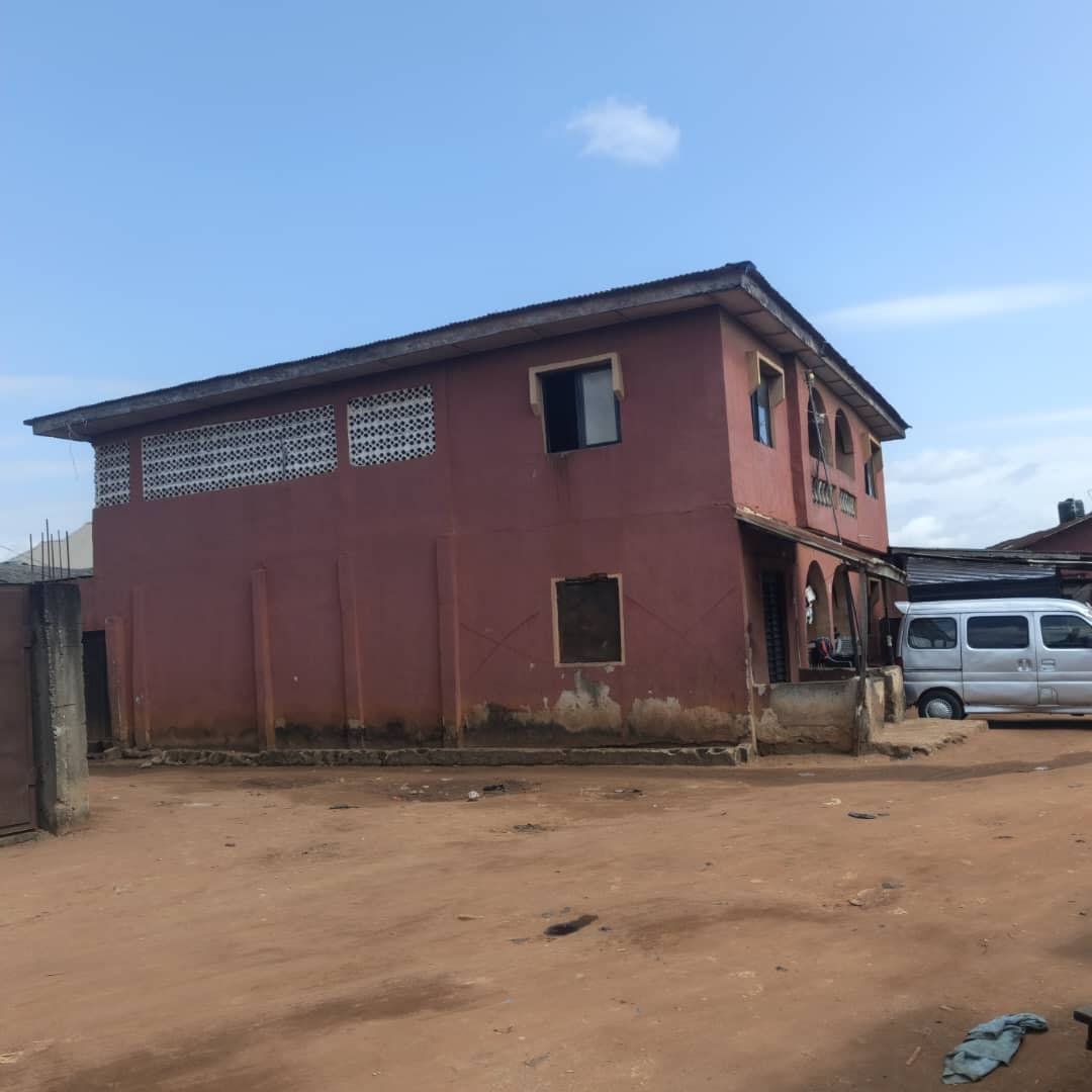 Massive 6 Bedroom House with Two Living Rooms for Sale in Agbara property image