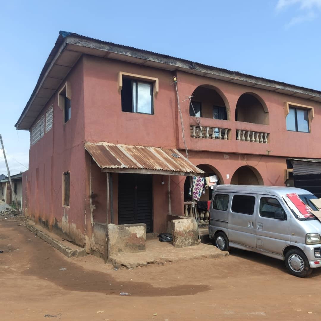 Massive 6 Bedroom House with Two Living Rooms for Sale in Agbara property image