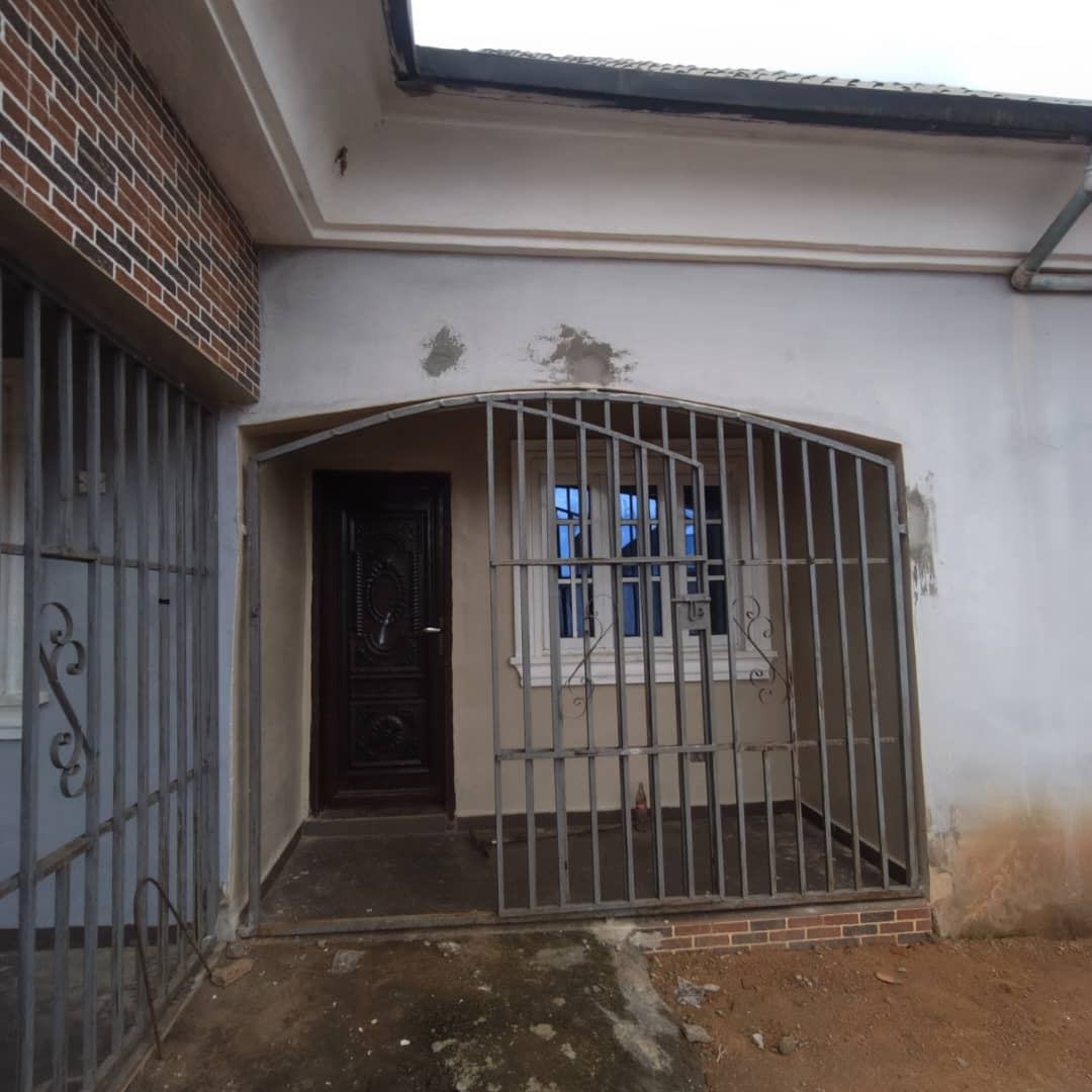 Clean 2 Bedroom Flat En Suite for Rent at Cele 1 Idanyin, Agbara property image