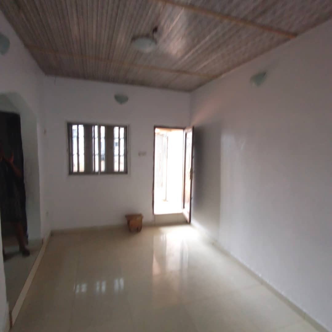 Clean 2 Bedroom Flat En Suite for Rent at Cele 1 Idanyin, Agbara property image