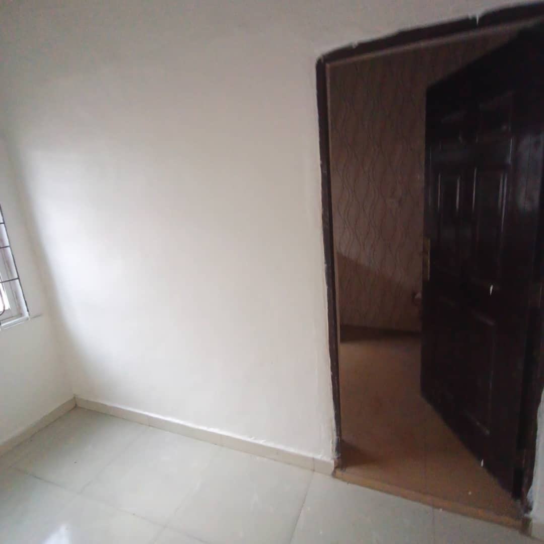 Clean 2 Bedroom Flat En Suite for Rent at Cele 1 Idanyin, Agbara property image