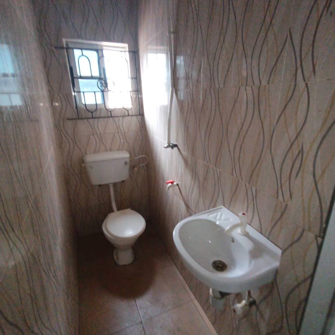 Clean 2 Bedroom Flat En Suite for Rent at Cele 1 Idanyin, Agbara property image