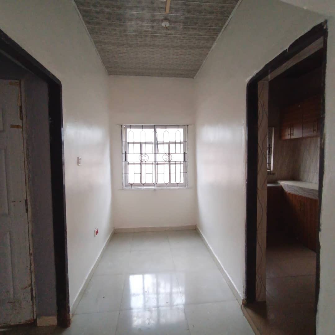 Clean 2 Bedroom Flat En Suite for Rent at Cele 1 Idanyin, Agbara property image