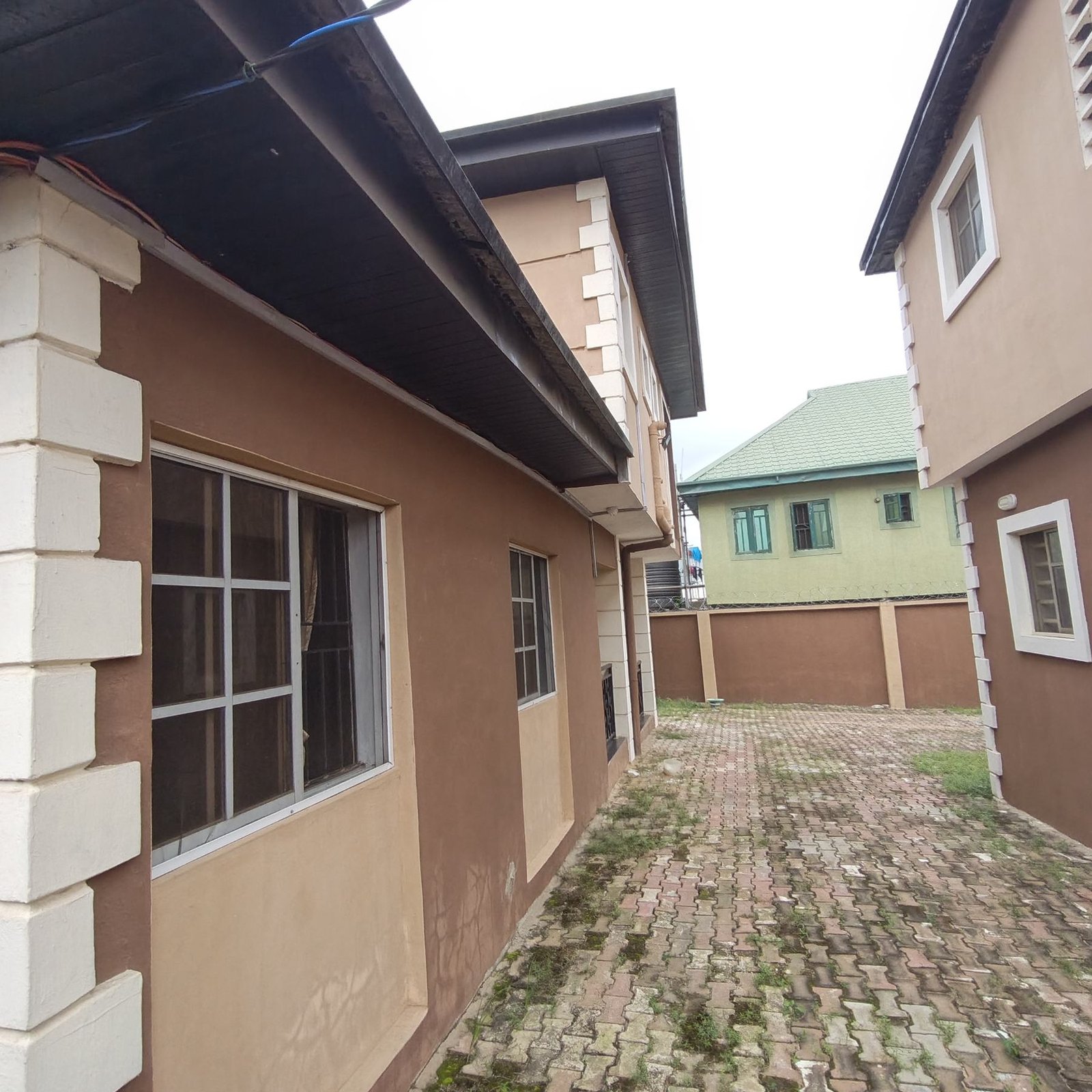 Newly built lovely POP 2 bedroom flat property image