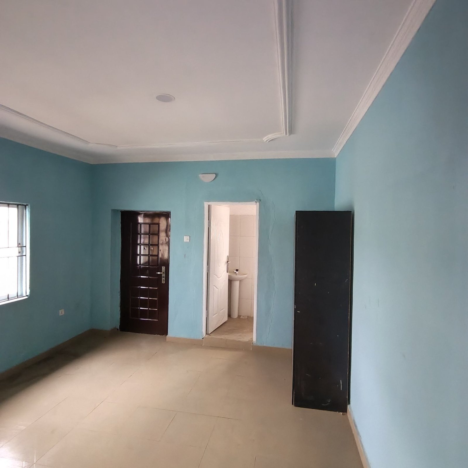 Newly built lovely POP 2 bedroom flat property image