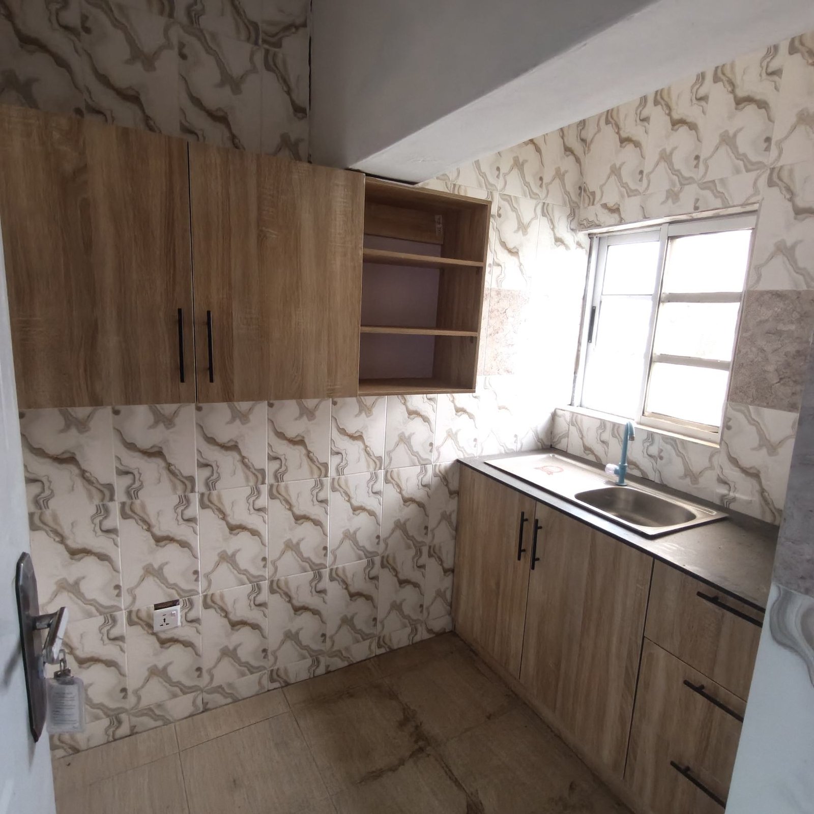 Newly built lovely POP 2 bedroom flat property image