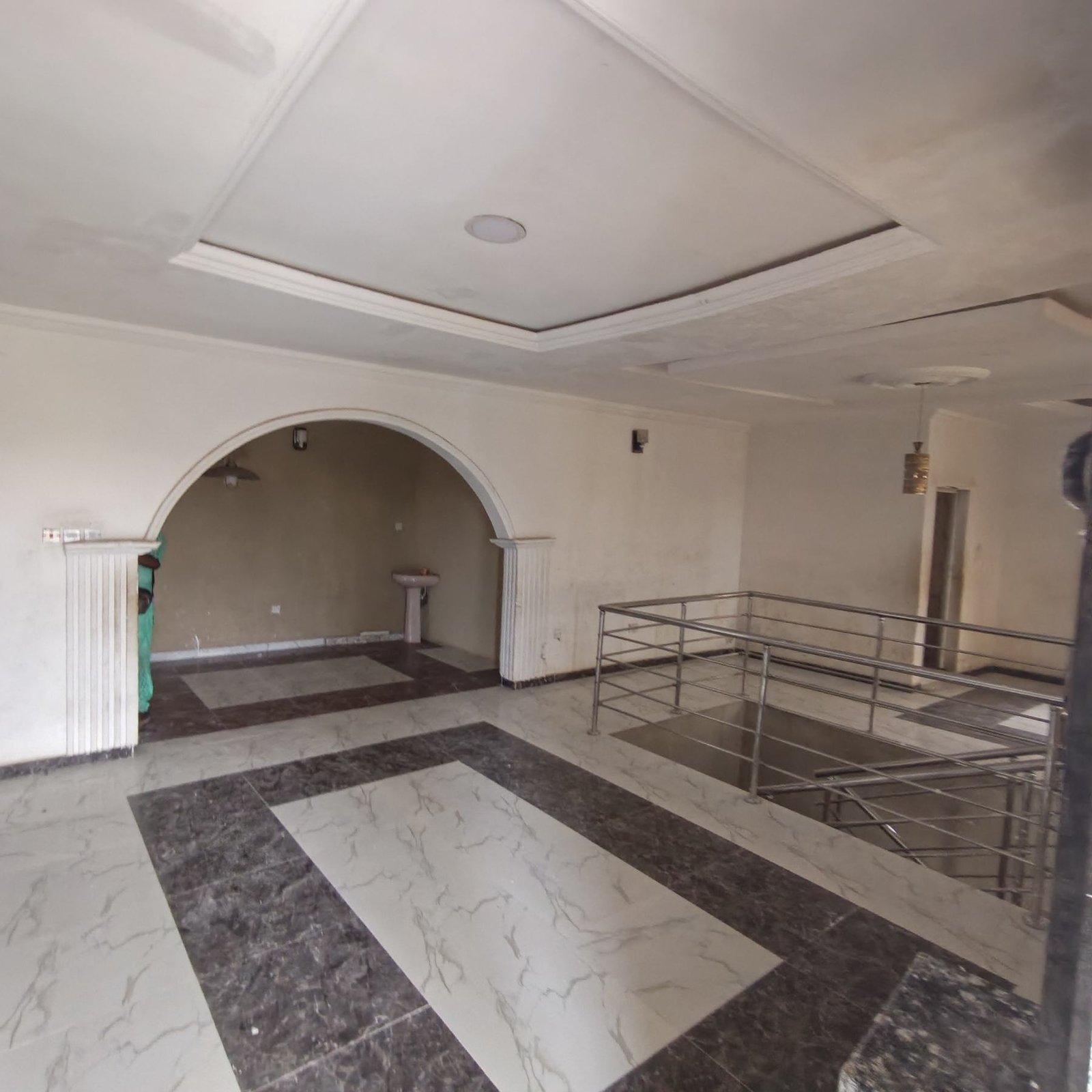 Luxurious 2 Bedroom Flat with 4 Toilets/Personal Staircase property image