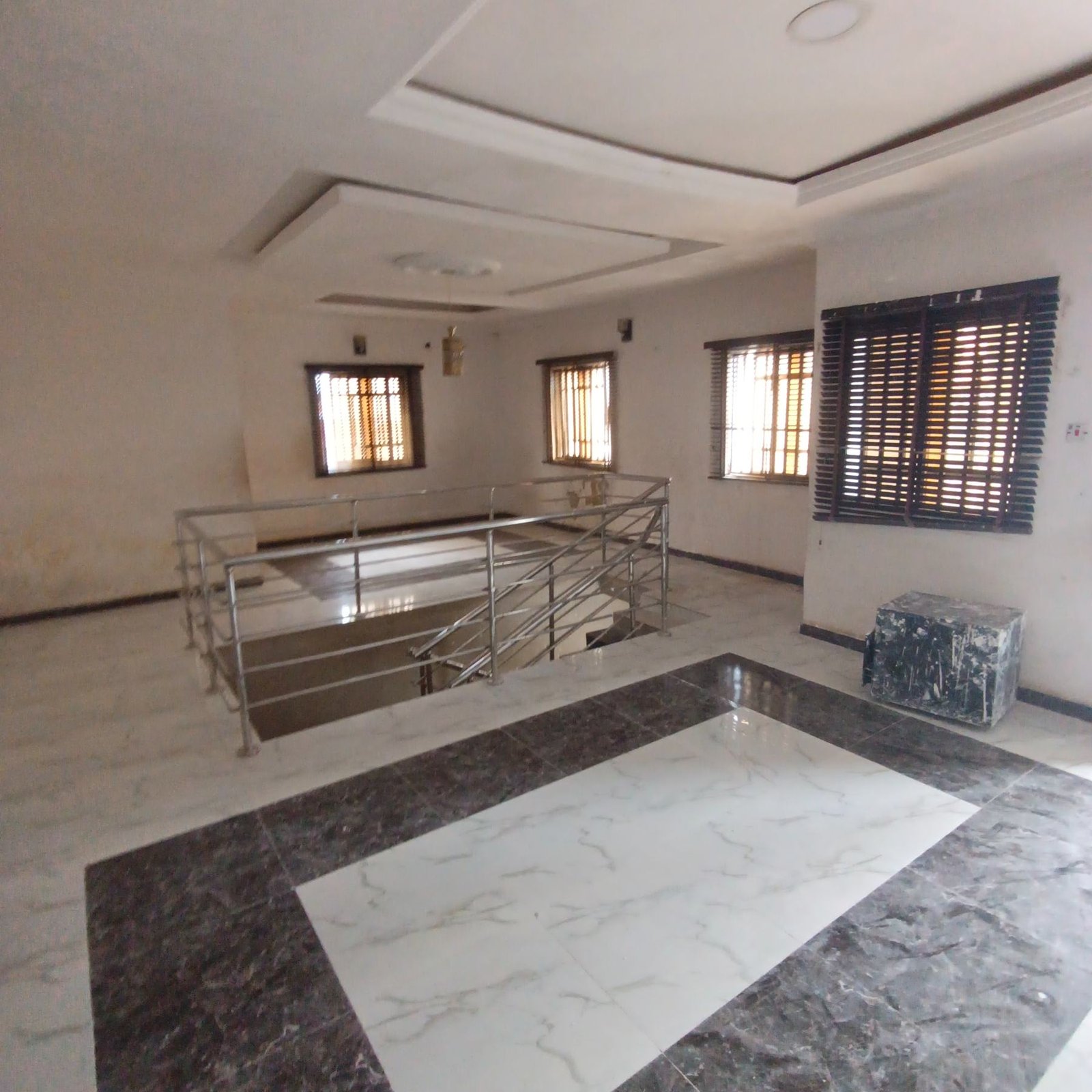 Luxurious 2 Bedroom Flat with 4 Toilets/Personal Staircase property image