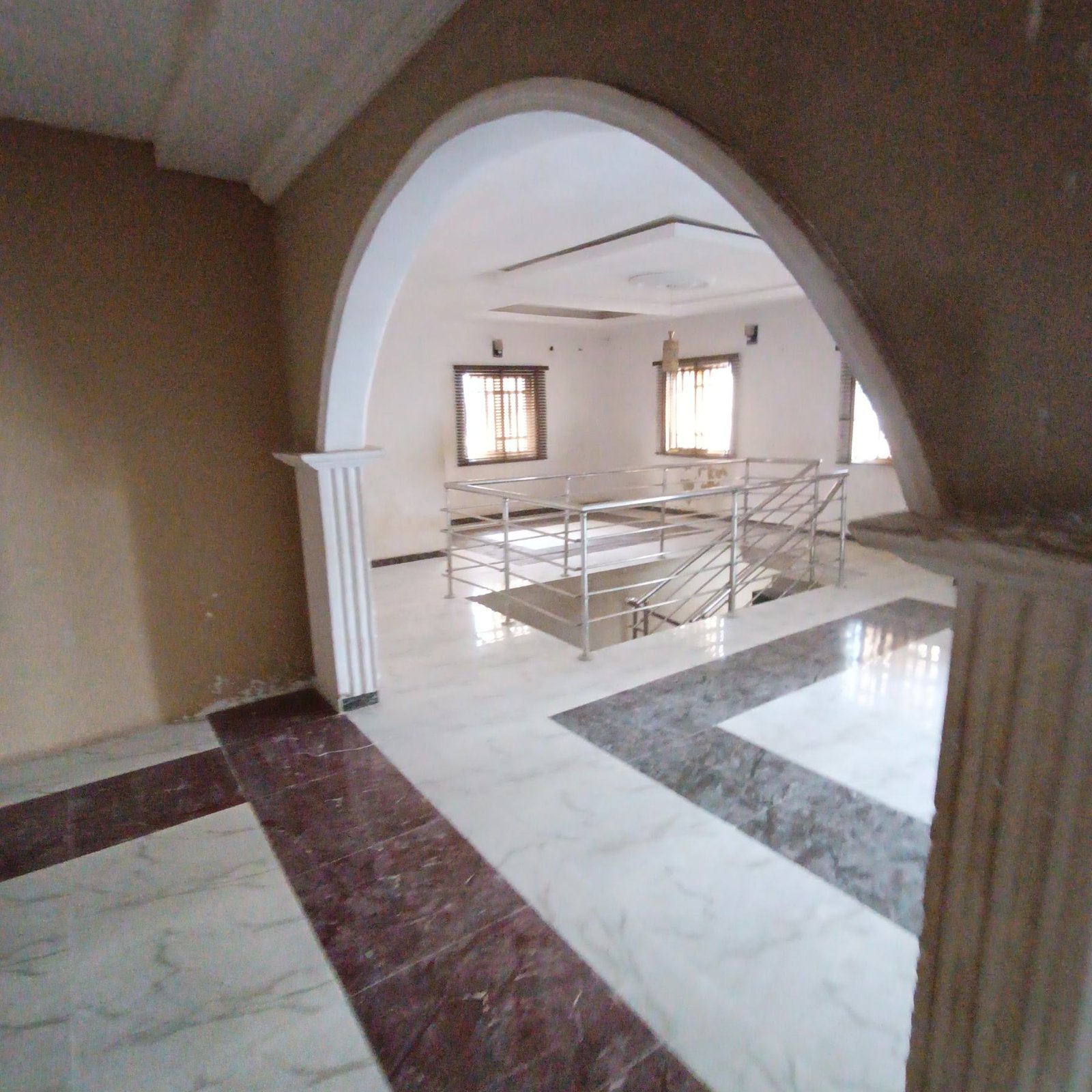 Luxurious 2 Bedroom Flat with 4 Toilets/Personal Staircase property image