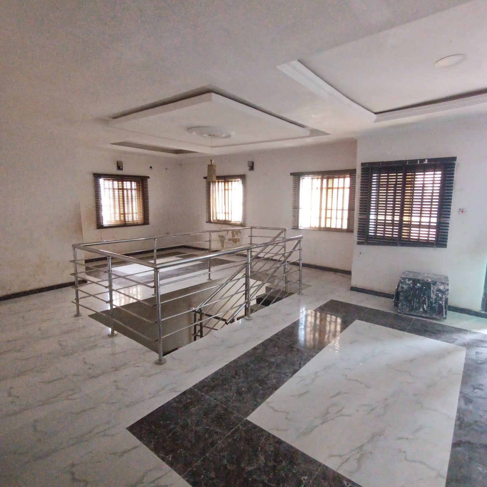Luxurious 2 Bedroom Flat with 4 Toilets/Personal Staircase property image