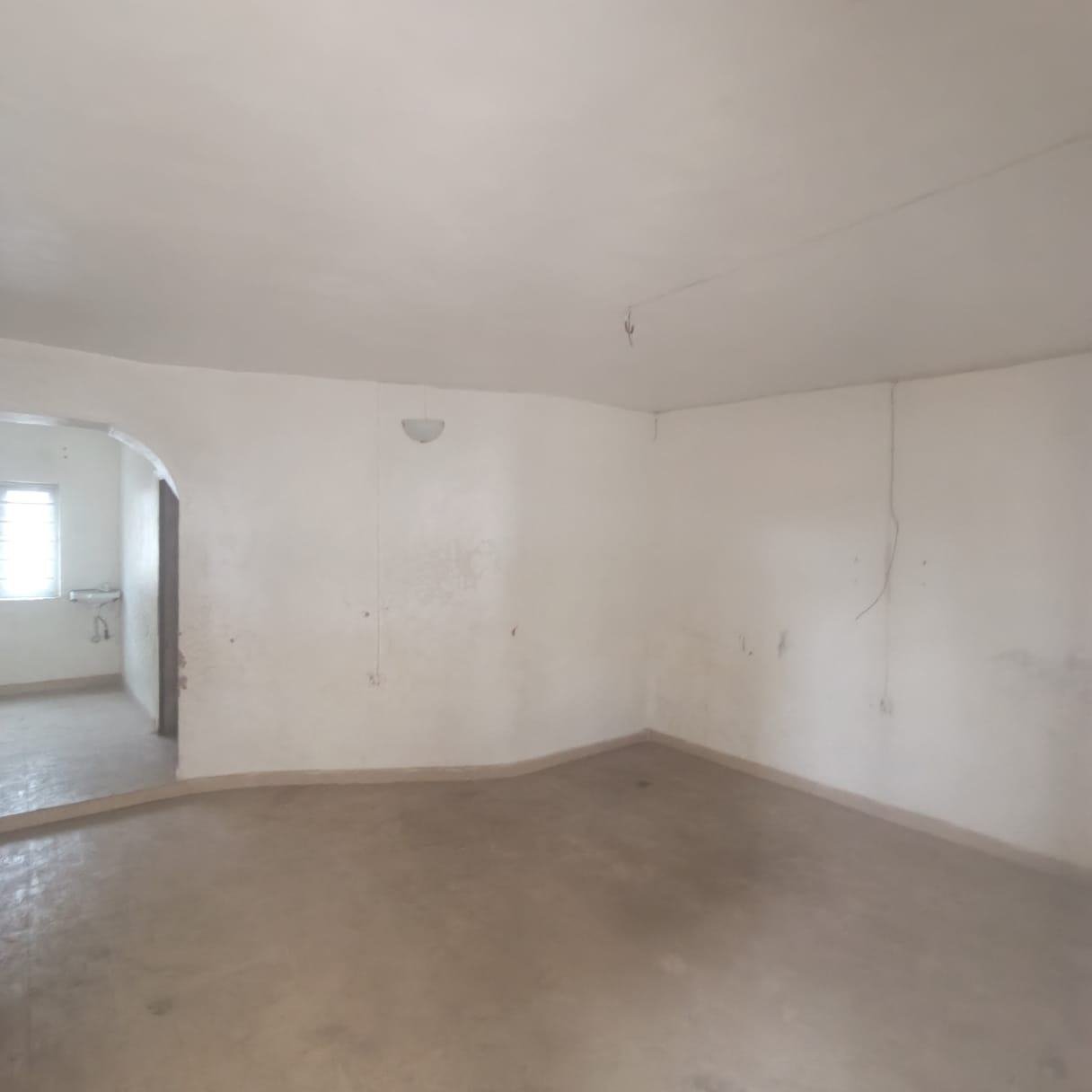 3 bedroom flat with 3 toilets downstairs property image